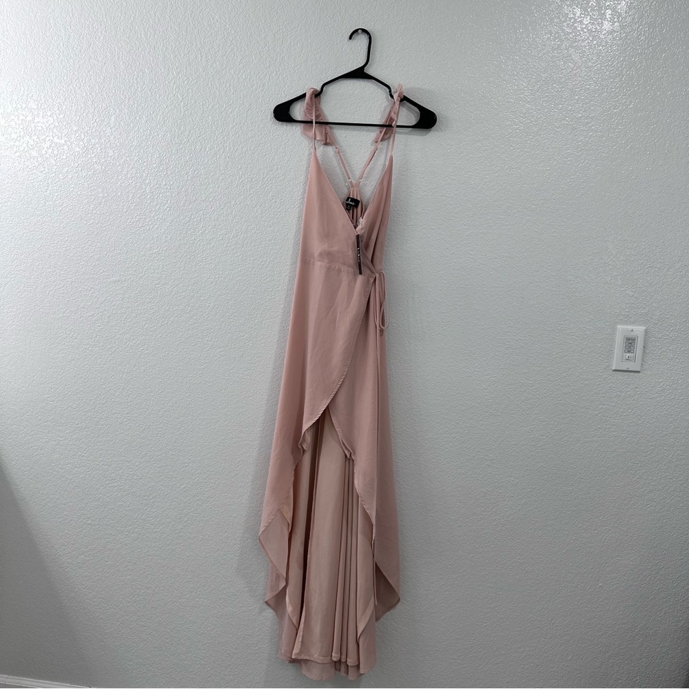 Lulu’s blush dress